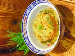 炸樱花虾饼茶渍泡饭