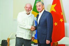 卢拉：毫不动摇坚持一中